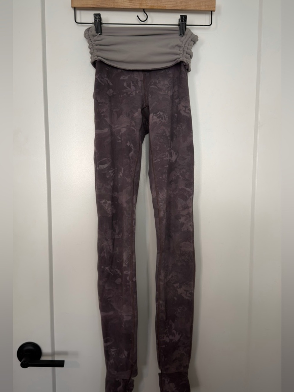 Lululemon reversible leggings size 2